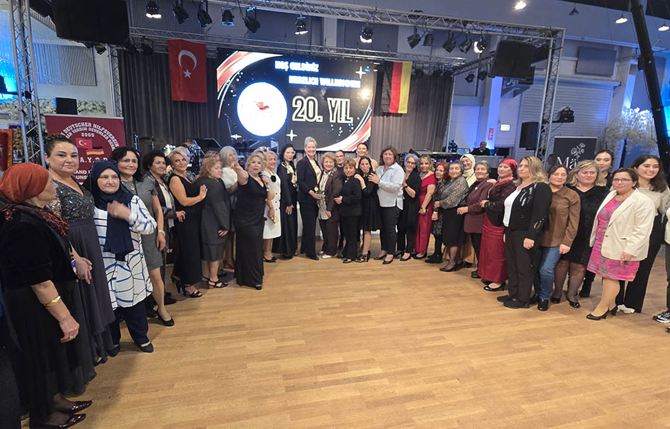 Der Türkisch-Deutsche Hilfsverein (TAYSD) feiert in Gelsenkirchen sein 20-jähriges Bestehen. 