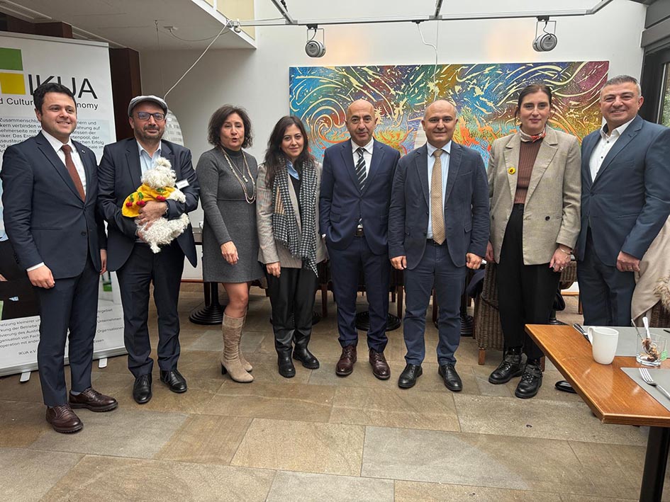 Handelsattachés informieren beim IKUA e.V.-Treffen über Förderprogramme