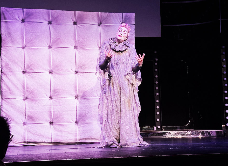 Janset Paçal begeisterte in Düsseldorf mit „Tomris“