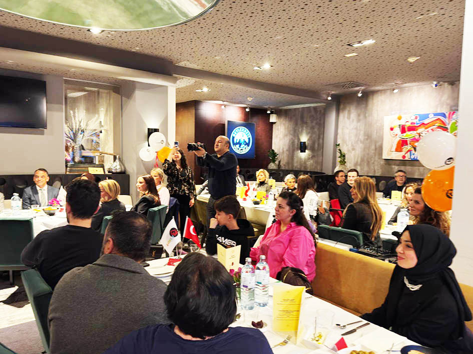 LÖSEV lud Familien in Düsseldorf zum Iftar ein