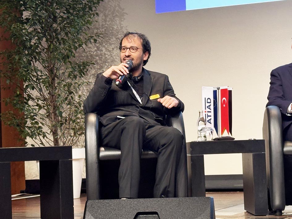 Deniz Günceler. Microsoft Research